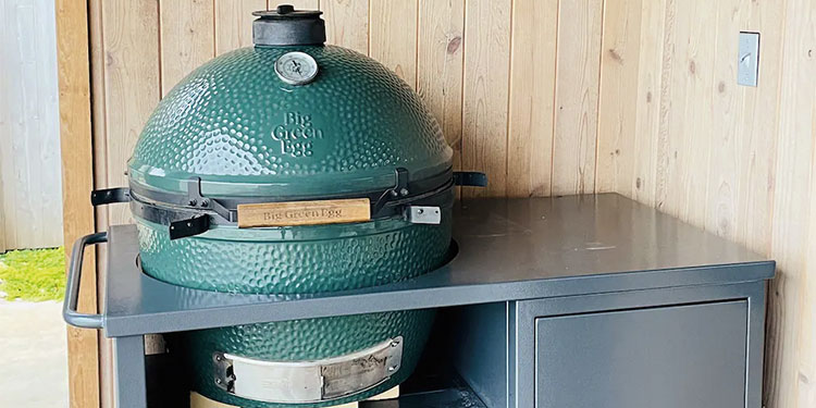 Rock Run Cabinetry Aluminum Grill Cart shown in Blue Peel