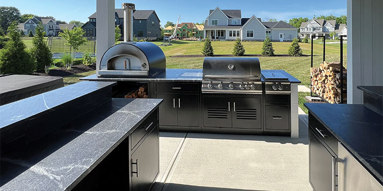Rock Run Cabinetry Aluminum Outdoor Kitchen Cabinets shown in Poly Black Peel