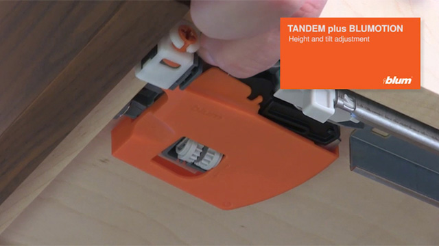 TANDEM plus BLUMOTION Height and tilt adjustment video 2
